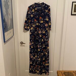 Elegant Floral Maxi Dress in Navy